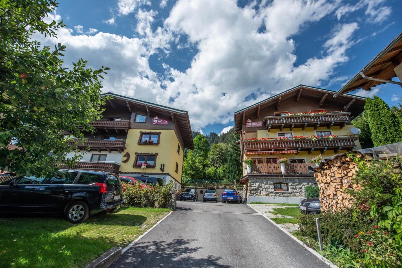 Hoelzl Bed & Breakfast Neukirchen am Großvenediger Exterior photo