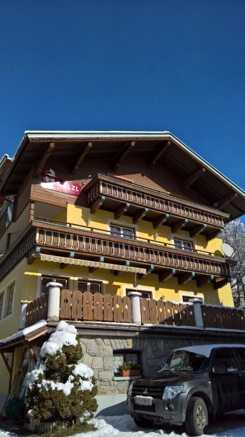 Hoelzl Bed & Breakfast Neukirchen am Großvenediger Exterior photo