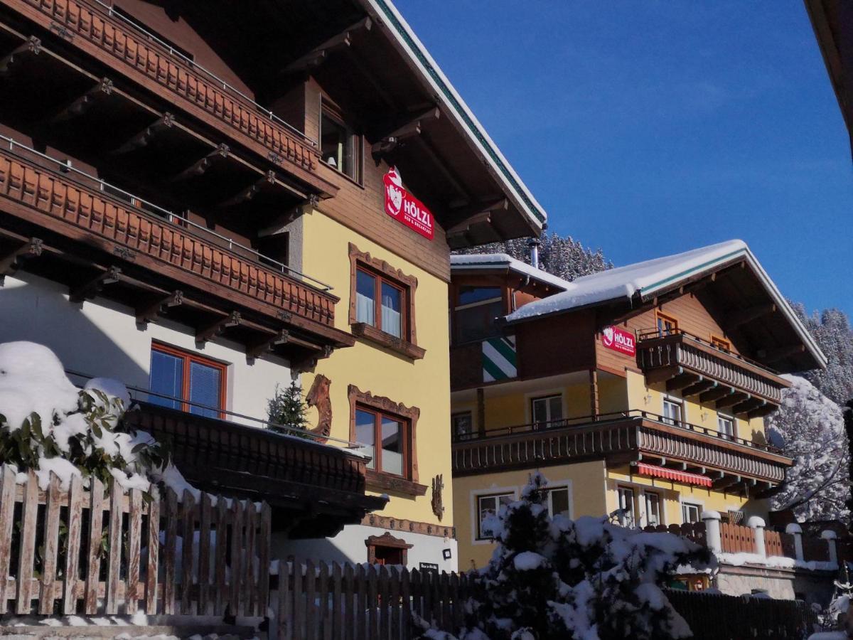 Hoelzl Bed & Breakfast Neukirchen am Großvenediger Exterior photo