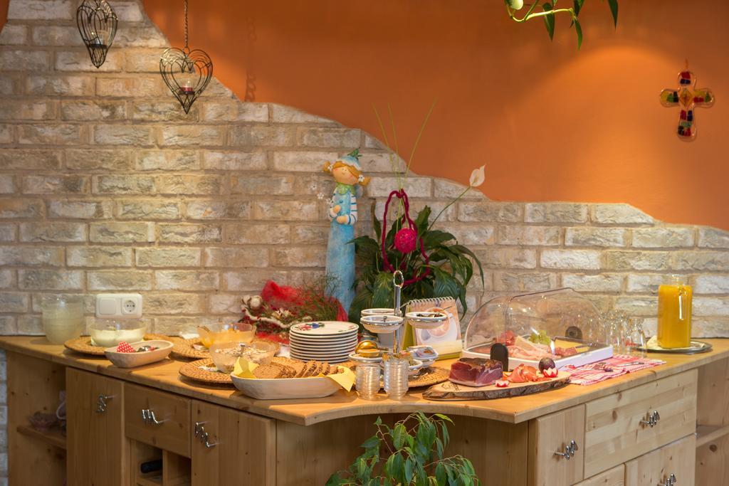 Hoelzl Bed & Breakfast Neukirchen am Großvenediger Exterior photo